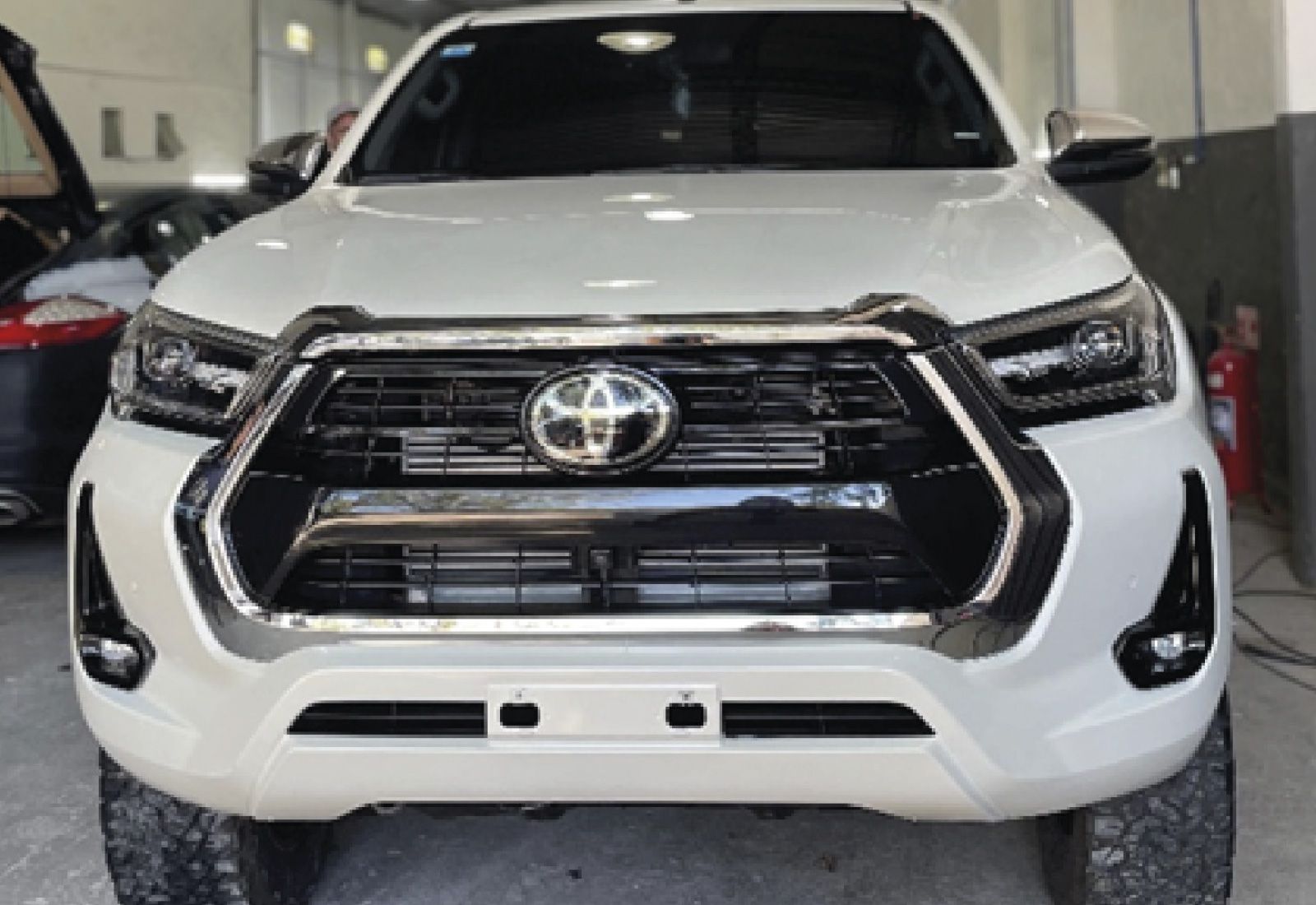 Toyota · Frente completo — después de la reparación